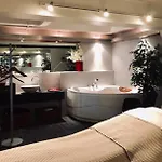 Luxury With Garden Terrace, Bm Garden No1, Free Parking 아파트 라티