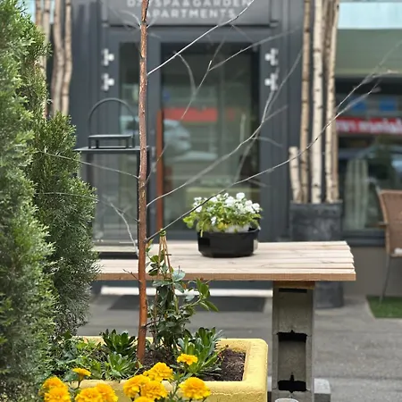 Uniikki Keskustahuoneisto Pihaterassilla, Bm Garden No1, Free Parking 公寓 *
