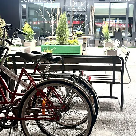Uniikki Keskustahuoneisto Pihaterassilla, Bm Garden No1, Free Parking *