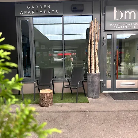 דירה Unique Boutique Terrace In Centrum, Bm Garden No1, Free Parking להטי