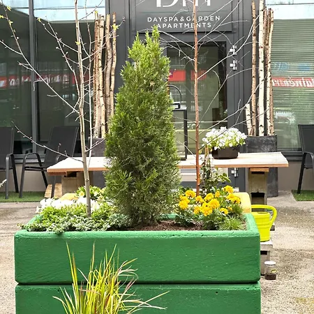 Unique Boutique Terrace In Centrum, Bm Garden No1, Free Parking * להטי