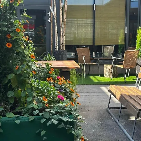 Unique Boutique Terrace In Centrum, Bm Garden No1, Free Parking דירה להטי