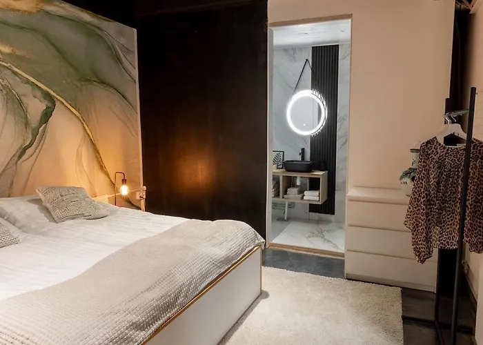 Luxury With Garden Terrace, Bm Garden No1, Free Parking شقة *