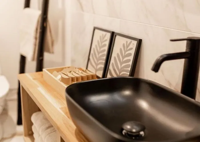 Luxury With Garden Terrace, Bm Garden No1, Free Parking لاهتي